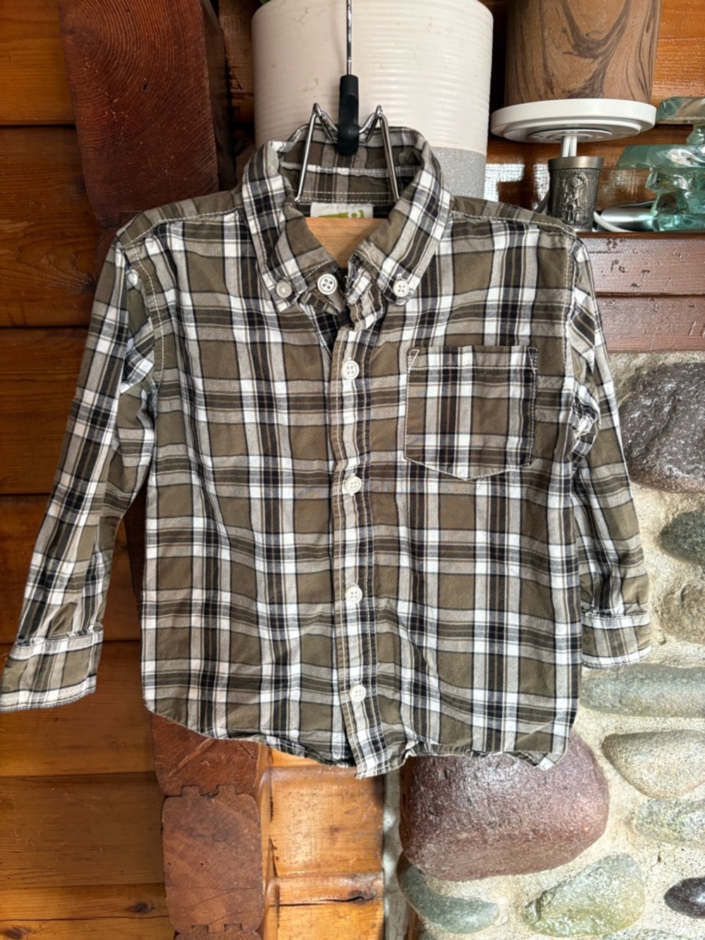 3/$25 🇨🇦 Crazy 8 Boys' Plaid Button-Down Shirt - Size 2T